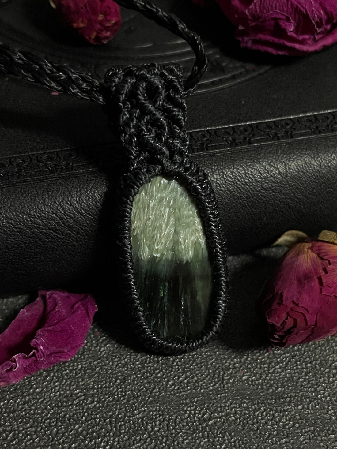 Seraphinite: Unveiling the Angelic Stone of Healing and Transformation