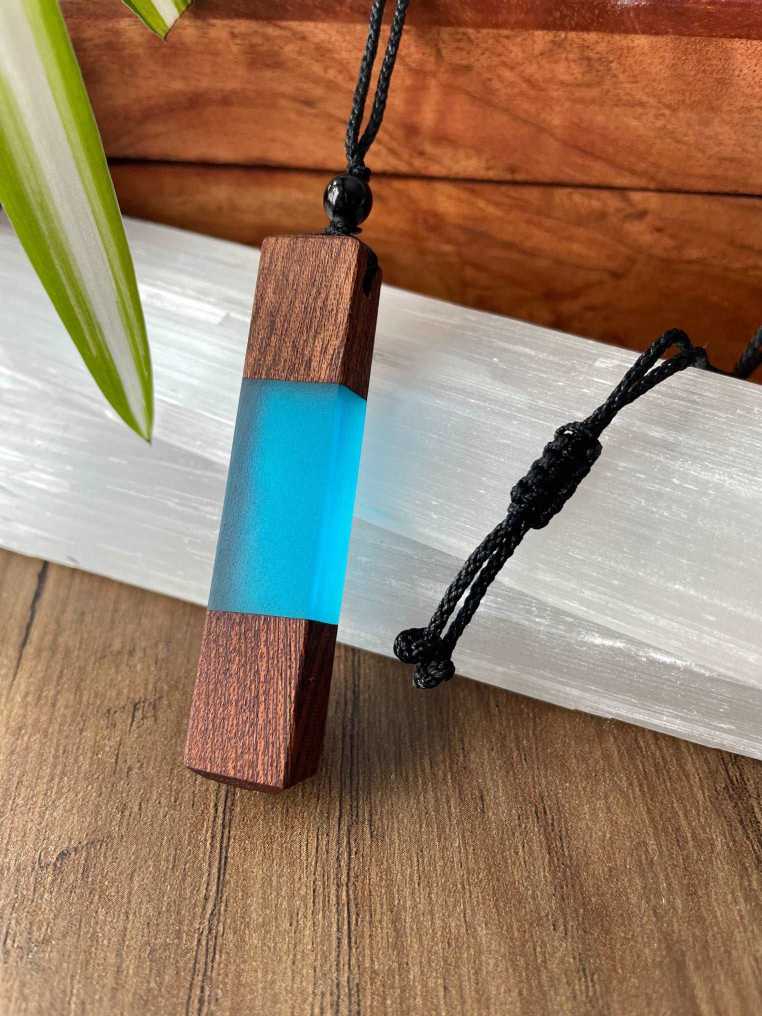 Blue Resin & Wood Necklace (Type A) clasp