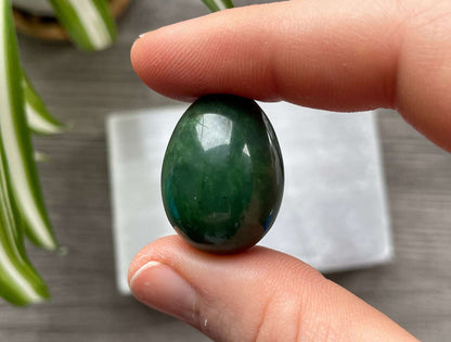 Genuine Canadian Jade Mini Egg (2.75cm) B - The Wandering Fox Emporium, Your Crystal Store side 2