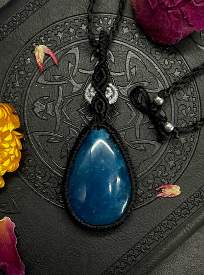 Blue Apatite Black/Grey Macramé Necklace (Twisted Nightshade Jewellery) - The Wandering Fox Emporium, Your Crystal Store close up