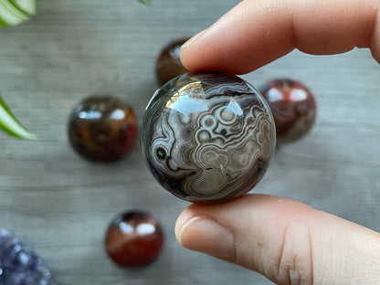 Sardonyx Mini Crystal Sphere with Stand (27-33mm)