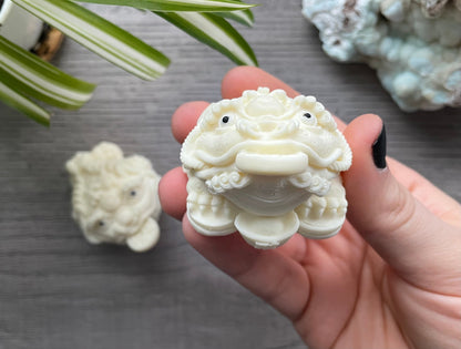 Tagua Nut Jin Chan Money Frog Carving close up