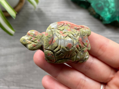 Unakite Turtle Crystal Carving top